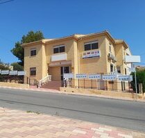 Großzügige Villa mit 6 Schlafzimmern, 2 Bädern und Meerblick ODER oben wohnen und unten arbeiten! - San Fulgencio Valencia