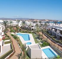 Obergeschoss-Wohnungen mit 3 Schlafzimmern, 1 Bädern, Dachterrasse, Tiefgaragenstellplatz und Gemeinschaftspool in erster Linie am Strand - San Juan de los Terreros Andalusien