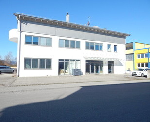 Ausstellungs- bzw. Lagerfläche im Erdgeschoss, mit Büroräumen im 1. OG - in 83395 Freilassing