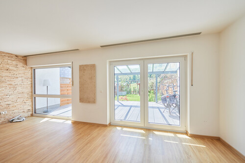 Blick von der Küche ins Wohnzimmer - 