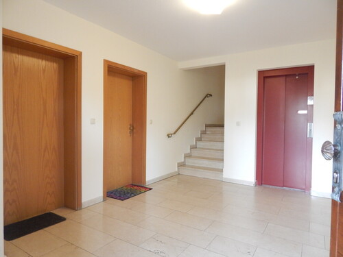 Treppenhaus - 2 Zimmer Etagenwohnung in Freilassing