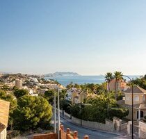 Villa mit 3 Schlafzimmern, 2 Bädern, Privatpool, Garage und Panoramablick auf die Küste und das Meer - El Campello Valencia