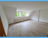 Wohnzimmer - 3 Zimmer Dachgeschoßwohnung zur Miete in Köthen OT Merzien