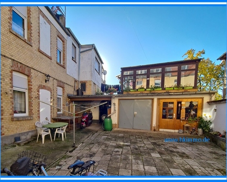 EFH und Garage - Hofansicht - 