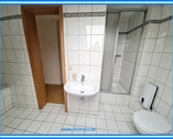 Bad mit Dusche - 