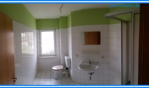 Bad mit Dusche - 1 Zimmer Etagenwohnung in Köthen OT Arensdorf
