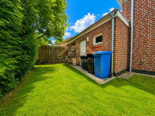 Zugang zur Garage vom Garten - 