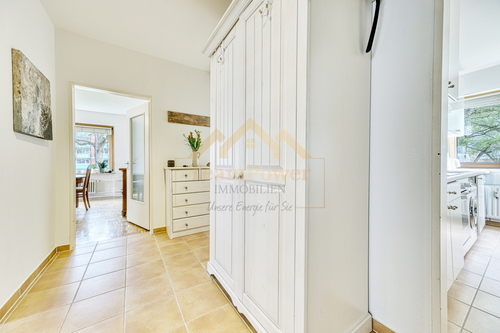 Blick ins Wohnzimmer - 