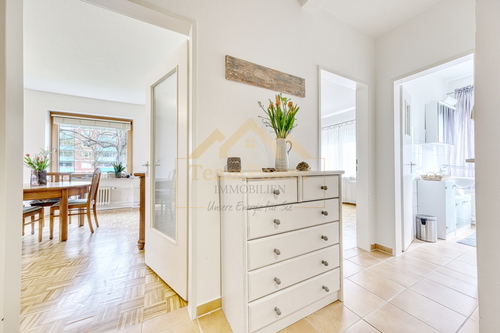 Blick ins Wohnzimmer - 