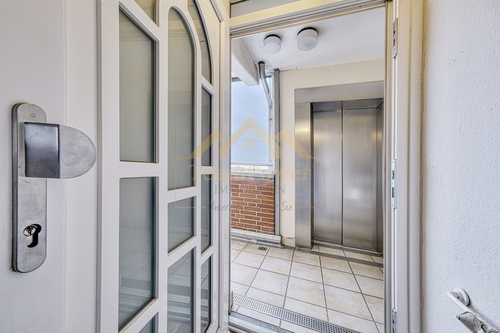 Eingangsbereich/Fahrstuhl - 