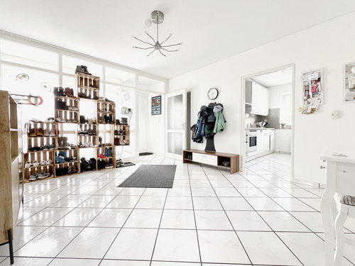 Diele - Einfamilienhaus mit 113,36 m&sup2; in Alveslohe zum Kaufen