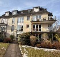 Sonnige 2-Zimmer-Wohnung mit Südbalkon und Tiefgarage in ruhiger Lage von Hamburg-Lurup - Hamburg / Lurup