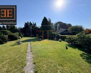 Grundstück mit Perspektive: Platz für zwei Traumhäuser in gewachsener Lage von Halstenbek