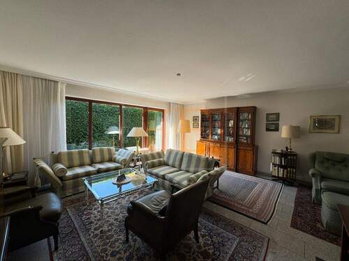 Wohnzimmer Mit größe uneinsehbarer Terrasse - 