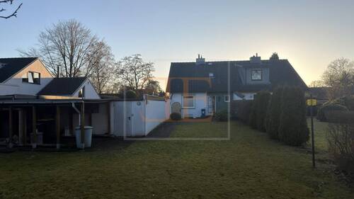 Rückansicht Haus - Doppelhaushälfte mit 130,00 m&sup2; in Ahrensburg zur Miete