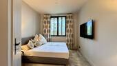 Schlafzimmer mit ruhigem Ausblick - 