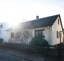 Start ins Familienglück! Einfamilienhaus mit Entwicklungspotential in bevorzugter Premiumlage! - Dreieich / Buchschlag