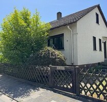 Start ins Familienglück! Einfamilienhaus mit Entwicklungspotential in bevorzugter Premiumlage! - Dreieich / Buchschlag
