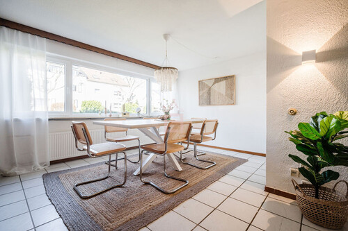 Esszimmer - 7 Zimmer Einfamilienhaus zum Kaufen in Darmstadt-Arheilgen