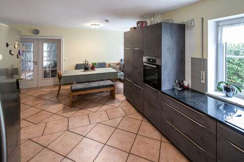 Küche mit Esstisch - 