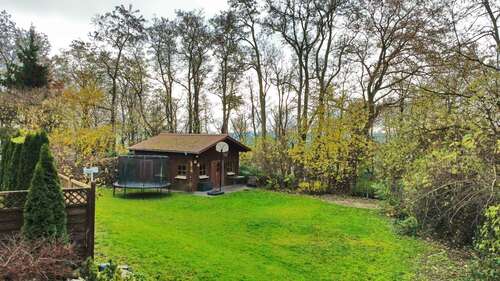 Blick in den Garten - 7 Zimmer Doppelhaushälfte in Rohrbach