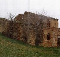 Grundstück 44ha mit mehreren Gebäuden nahe Meer - Montalto delle Marche