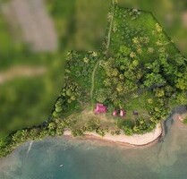 Paradiesisches Beachfront-Grundstück mit Bungalows und Haus - Bolaang Mongondow Selatan