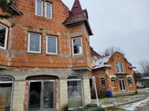 Bild 1 - In Ungarn halbfertiges Schlosshotel neben Termalbad