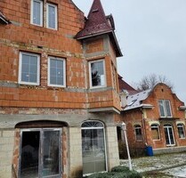 In Ungarn halbfertiges Schlosshotel neben Termalbad - Bogács