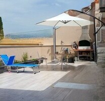 Komfortable Dreizimmerwohnung mit Loggia und großer Terrasse - Split