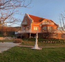 Exklusive Villa mit traumhaftem Blick auf den Plattensee - Balatongyörök