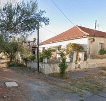 Freistehendes Grundstück mit 2 renovbedürftigen Häusern - KALAMATA Freistehendes Grundstück mit 2 renovbedürftigen Häusern - KALAMATA