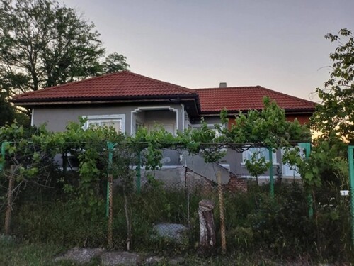 Bild 1 - Haus mit 3 Zimmern und großem Grundstück