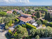 Bild 2 - 5 Zimmer Einfamilienhaus zum Kaufen in Poggio dei Pini