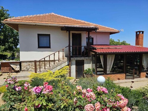 Bild 1 - Haus mit großem Grundstück nah am Meer