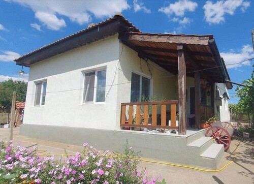 Bild 1 - Teilweise renoviertes Haus in Bulgarien