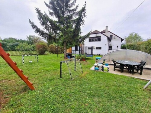 Bild 2 - 8 Zimmer Einfamilienhaus zum Kaufen in Sümeg