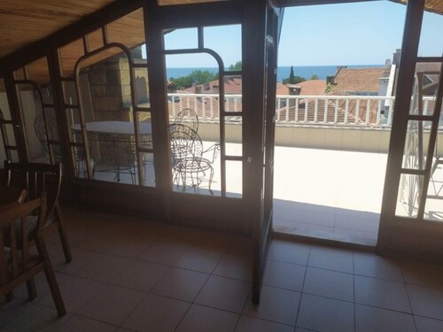 Bild 3 - 6 Zimmer Etagenwohnung in Selimpaşa