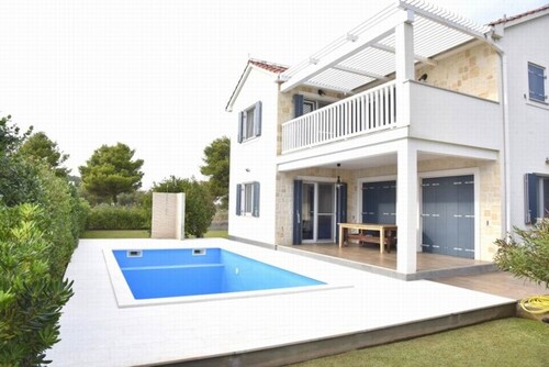 Bild 2 - 4 Zimmer Einfamilienhaus zum Kaufen in Vodice