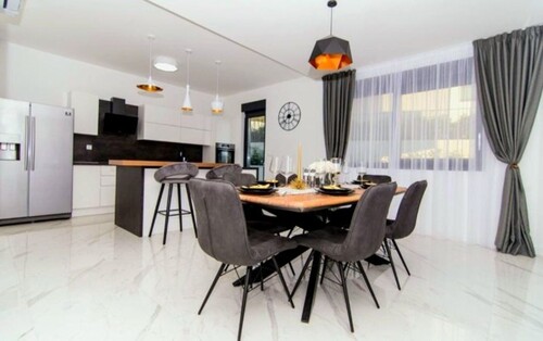 Bild 3 - 3 Zimmer Einfamilienhaus in Podstrana