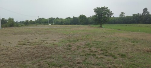 Bild 1 - Grundstücke mit Blick auf die Berge 7km vom Strand