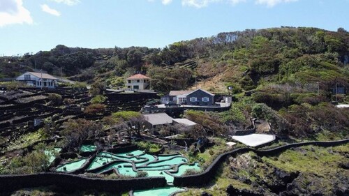 Bild 2 - 4 Zimmer Einfamilienhaus zum Kaufen in Ribeirinha