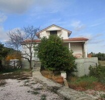 Grundstück in Griechenland mit Gebäude - Spata