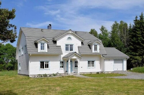 Bild 2 - 8 Zimmer Einfamilienhaus zum Kaufen in Säffle