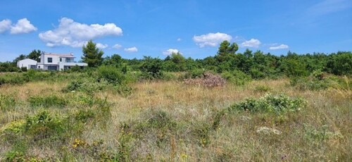 Bild 2 - Grundstück zum Kaufen in Pula