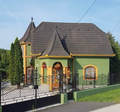 Bild 1 - 7-Zimmer-Einfamilienhaus mit Garten