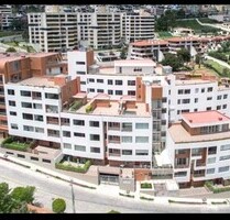 Wunderschönes Duplex mit Aussicht in Quito