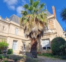 Herrenhaus aus dem 19 Jahrhundert im Stadtzentrum - NARBONNE