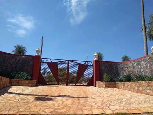 Bild 2 - 7 Zimmer Einfamilienhaus zum Kaufen in Piribebuy