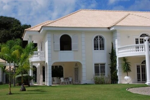 Bild 1 - Grosse 850m2 Villa mit 6 Suiten in Lauro de Freitas